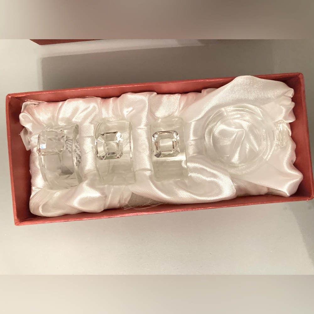 4 Crystal Ring💍 Napkin Ring Holders